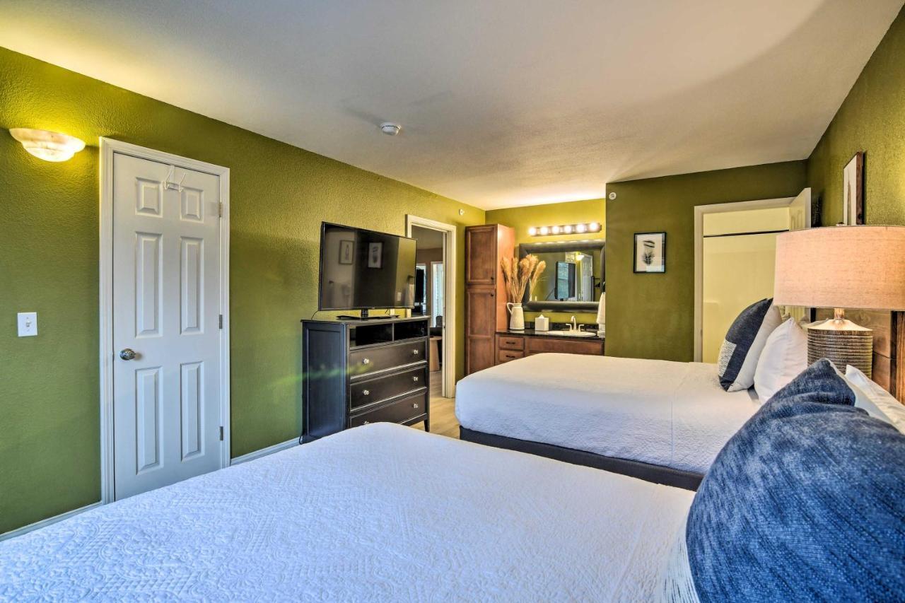 Apartment With Pool And Golf Course Views! *