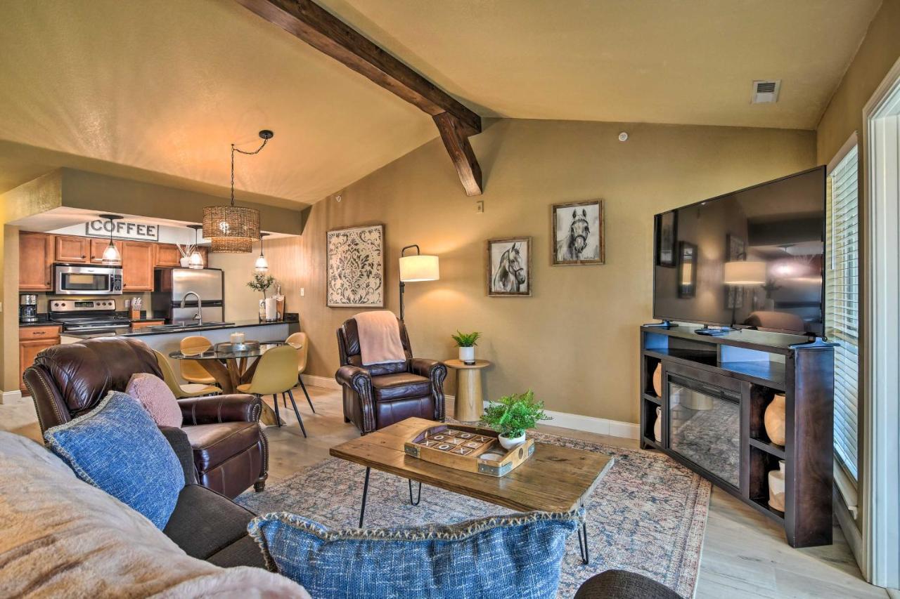 With Pool And Golf Course Views! *