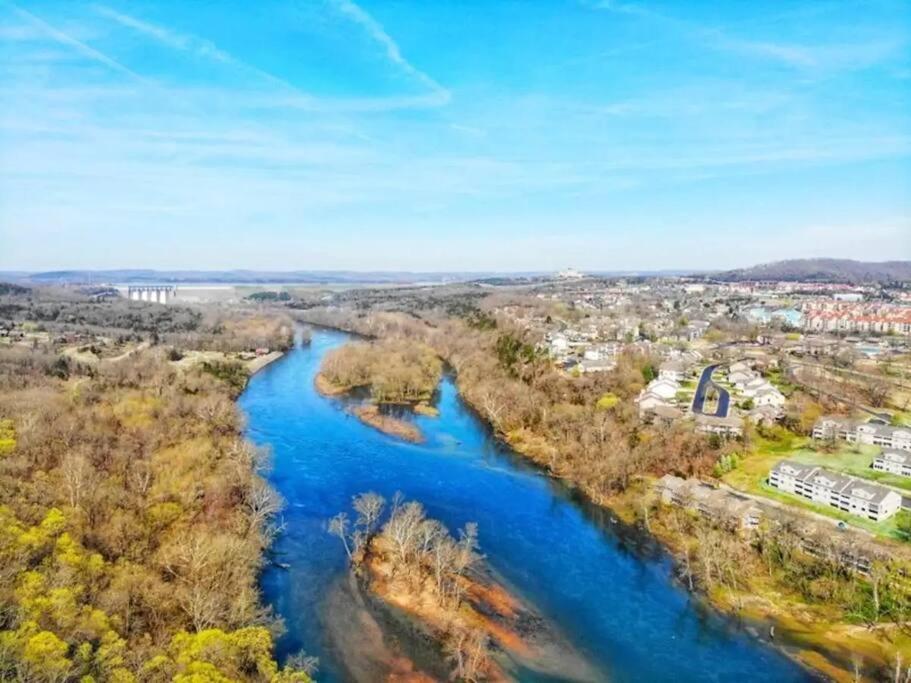 Apartment Sparkling Designer 3 Bed By Taneycomo Branson