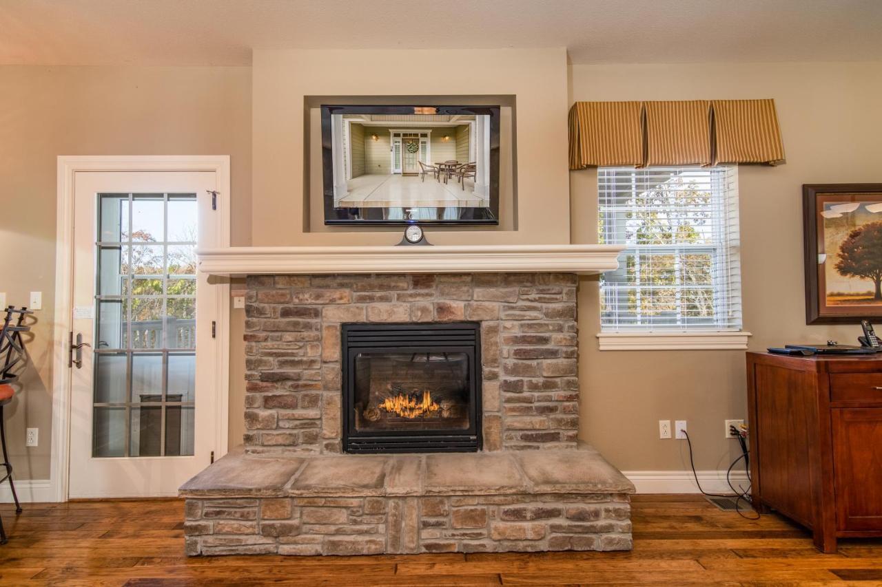 Apartment Two Bedroom In The Heart Of Branson! *