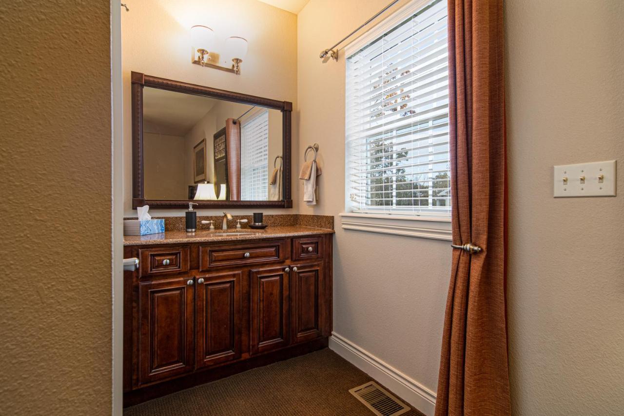 Two Bedroom In The Heart Of Branson!
