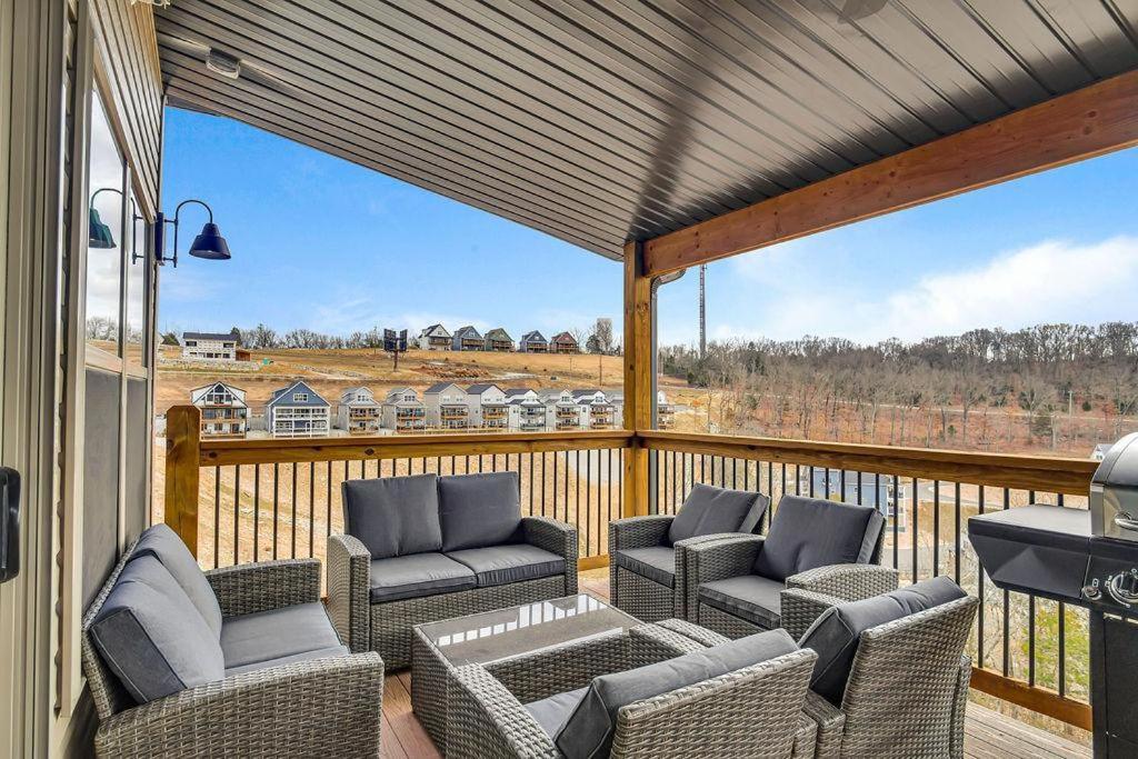 Modern Coastal Holiday home Branson