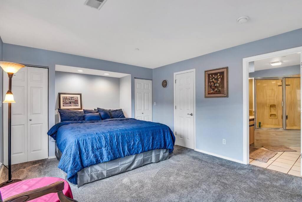 Penthouse Overlooking Taneycomo Apartment