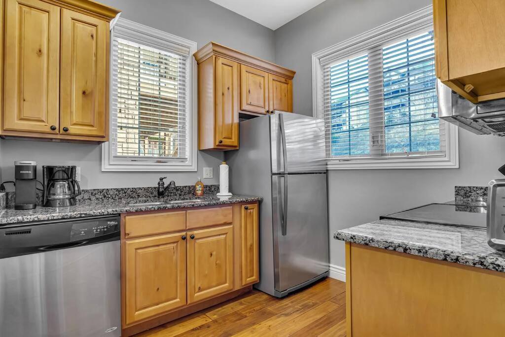 Walk In Two Bed Lakeview At Indian Point Apartment *