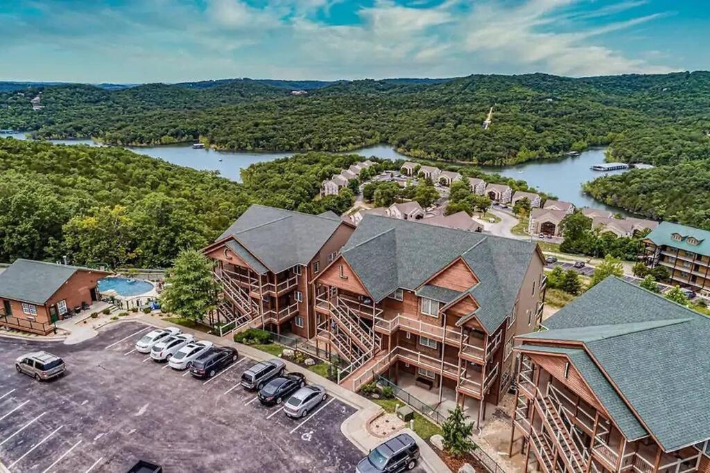 Walk In Two Bed Lakeview At Indian Point Apartment *