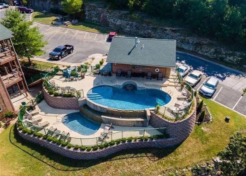 Walk In Two Bed Lakeview At Indian Point * Branson