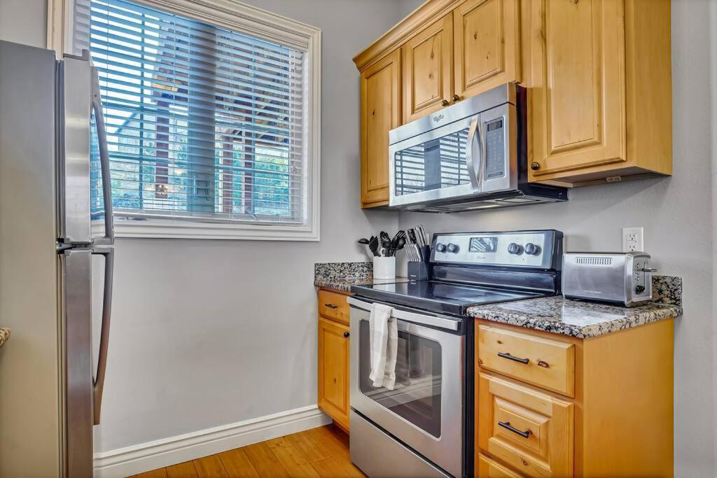 Walk In Two Bed Lakeview At Indian Point * Branson