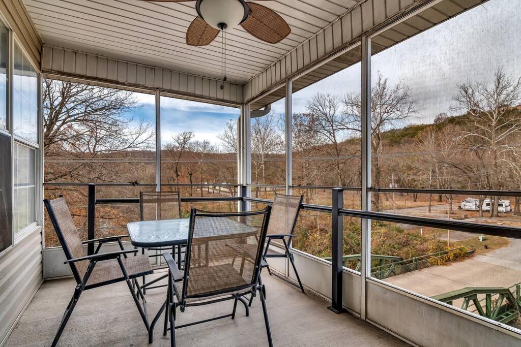 Penthouse Overlooking Taneycomo *