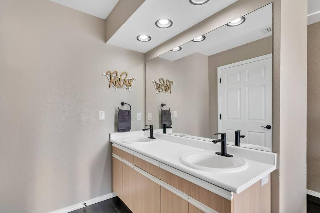 Apartment Charming 4-bedroom At The Champions