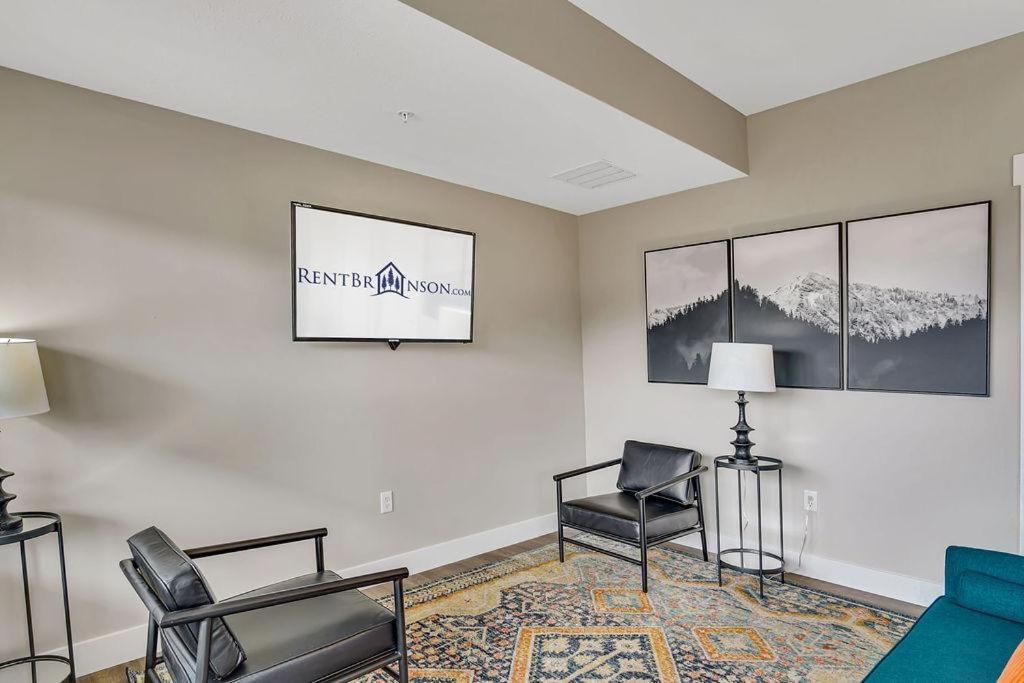 Modern Coastal Branson