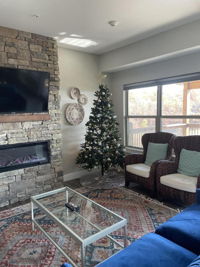 Modern Coastal Holiday home Branson