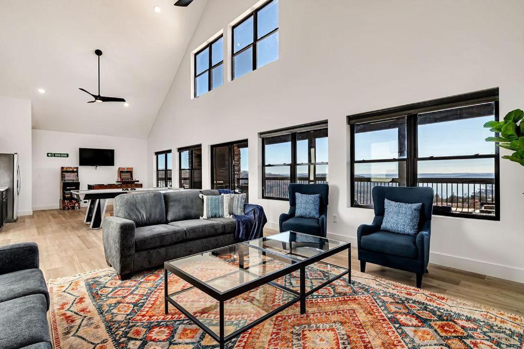 Modern Rustic Branson