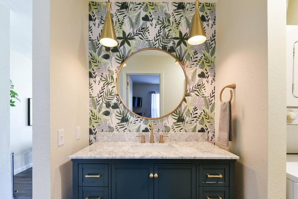 Sparkling Designer 3 Bed By Taneycomo *