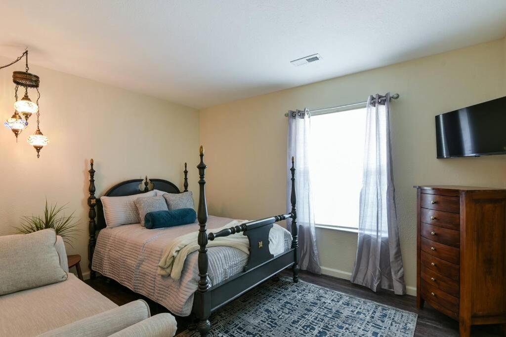 Apartment Sparkling Designer 3 Bed By Taneycomo *