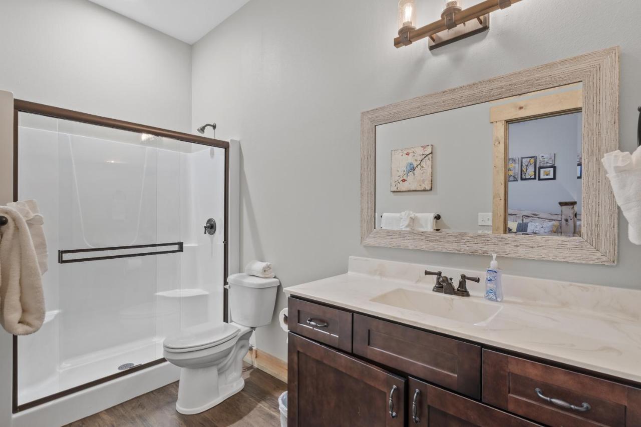 Lodge Lakefront Haven *