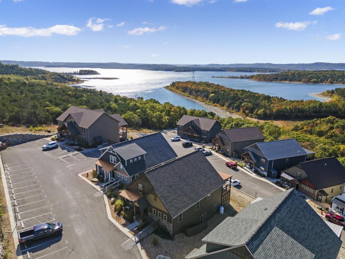 Lakefront Haven *