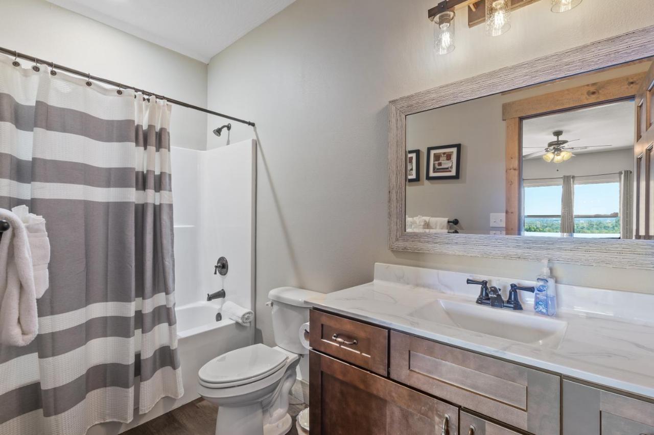 Lodge Lakefront Haven Branson