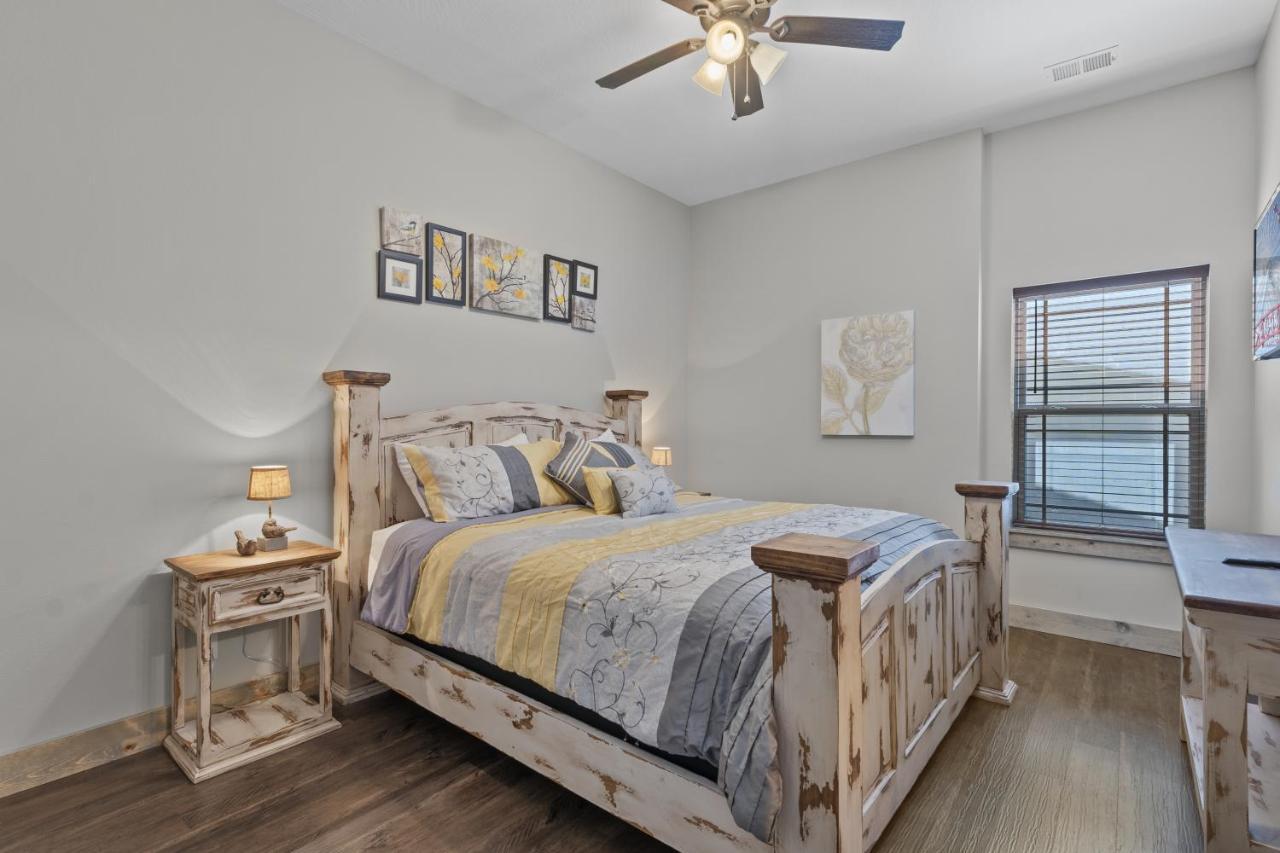 Lodge Lakefront Haven Branson