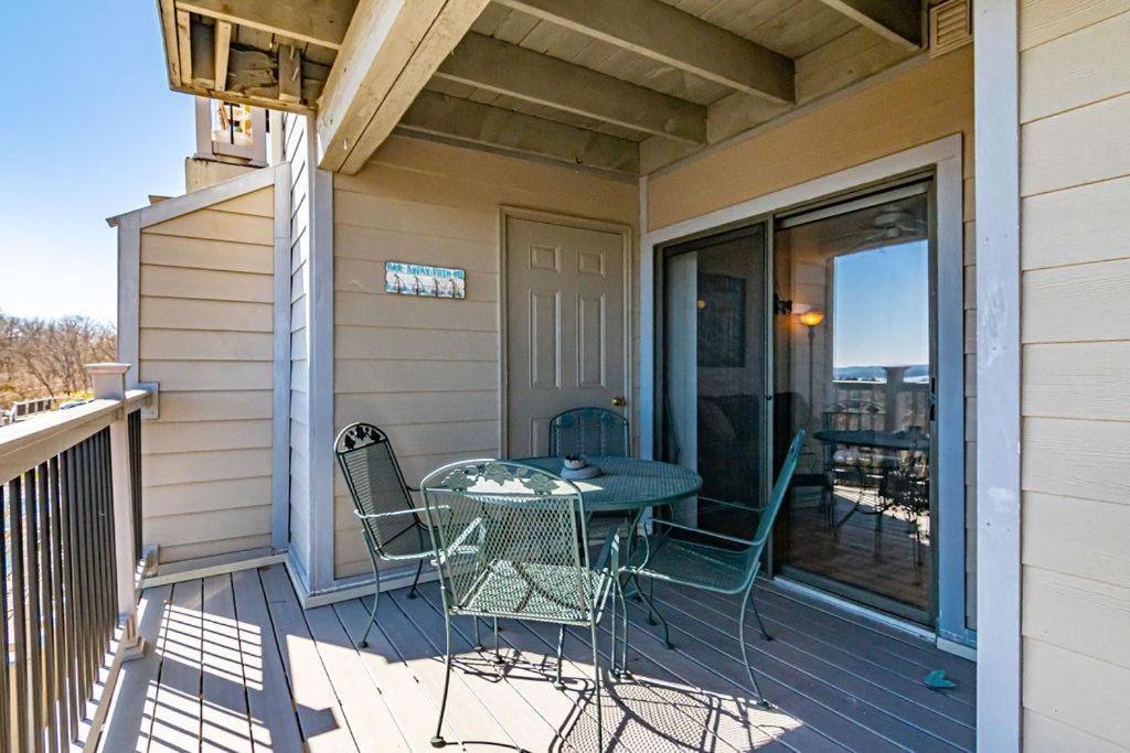 White Oak -- 103 Holiday home *