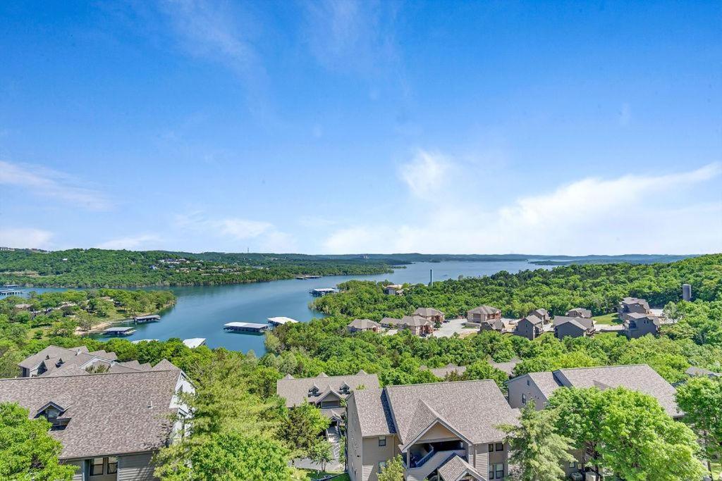 Hawthorne W/boat Slip -- 1414 Branson