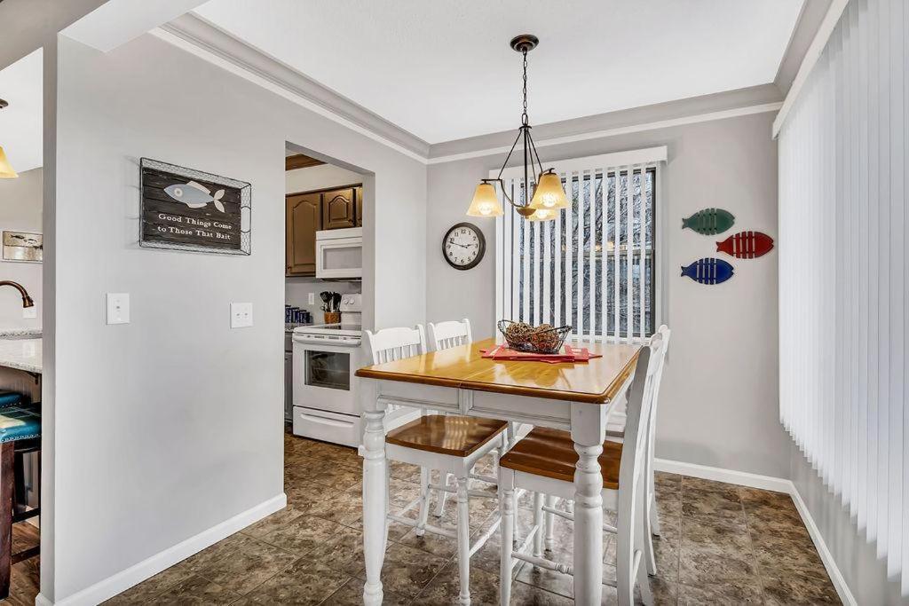 Tree Of Heaven -- 1101 Holiday home *