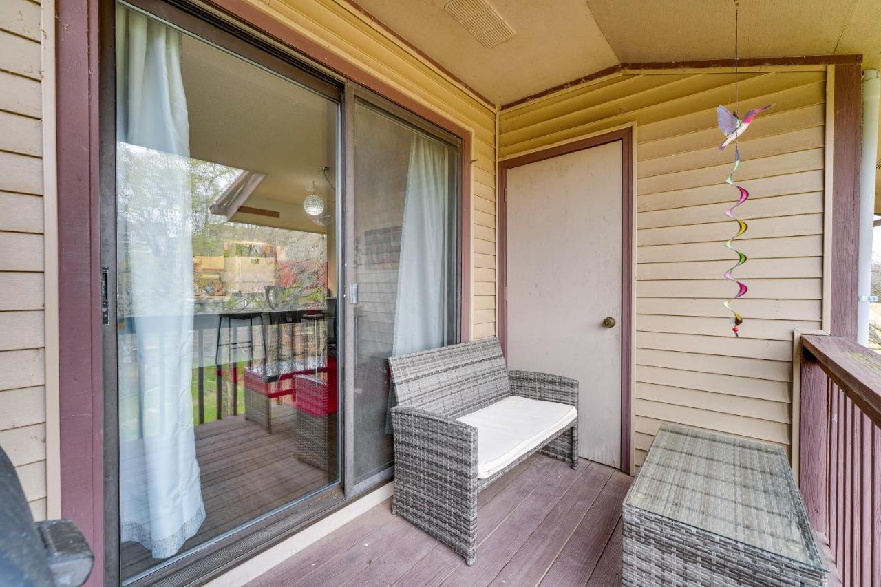- 4 Miles From Landing! Apartment