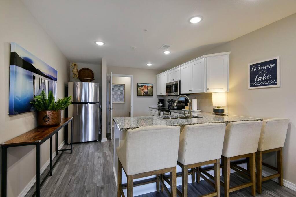 Apartment Branson's Newest Gem: View Condo,patio & Pool *