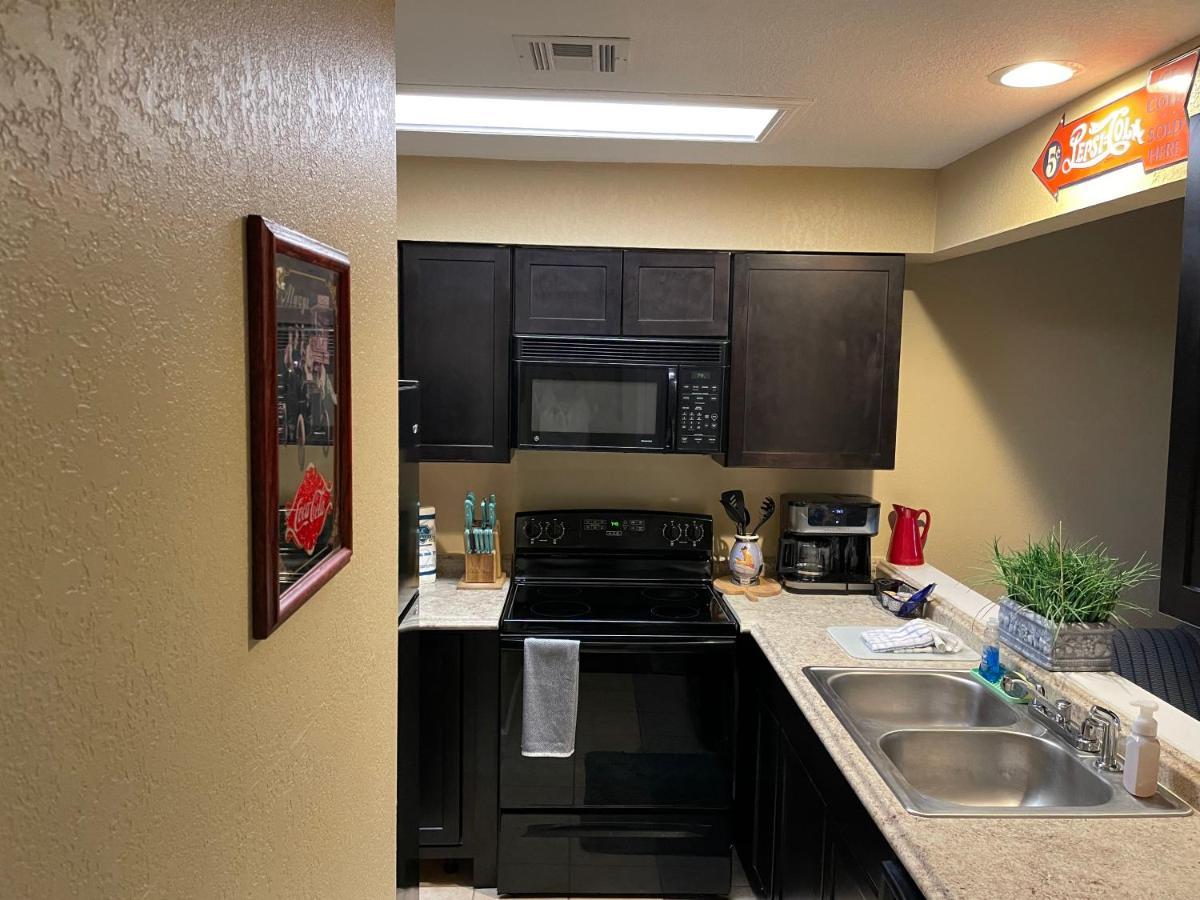 The Divine 409 1 Bdrm With Kitchen Apartment *