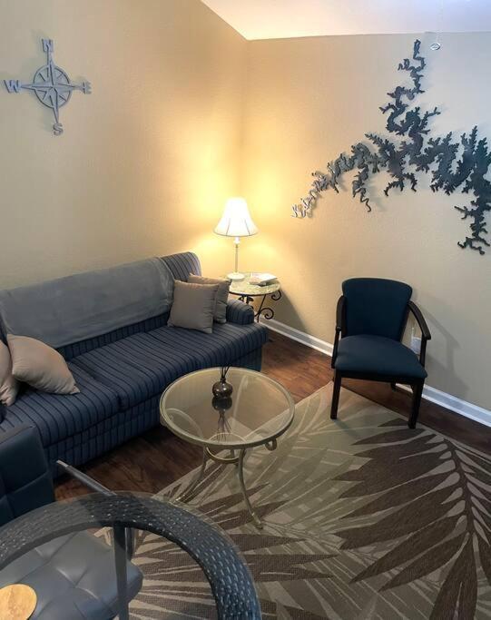 The Divine 409 1 Bdrm With Kitchen Branson