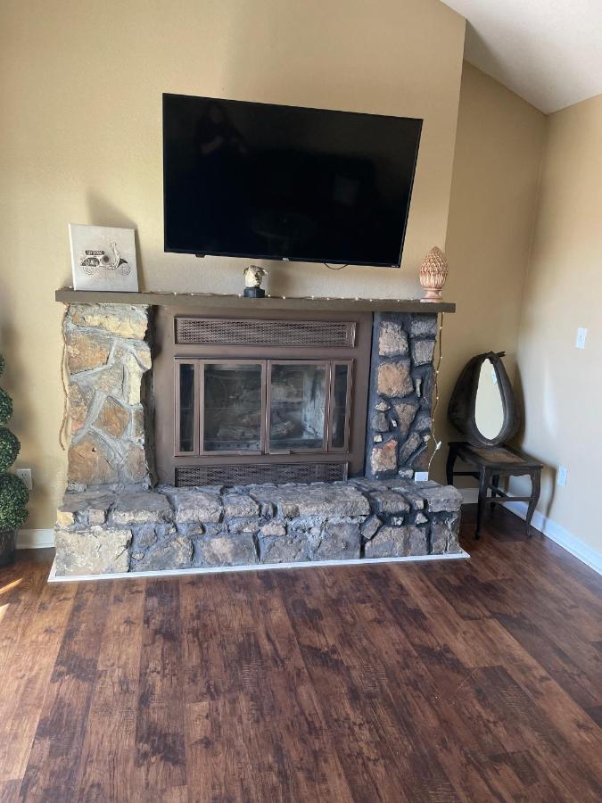 The Divine 409 1 Bdrm With Kitchen
