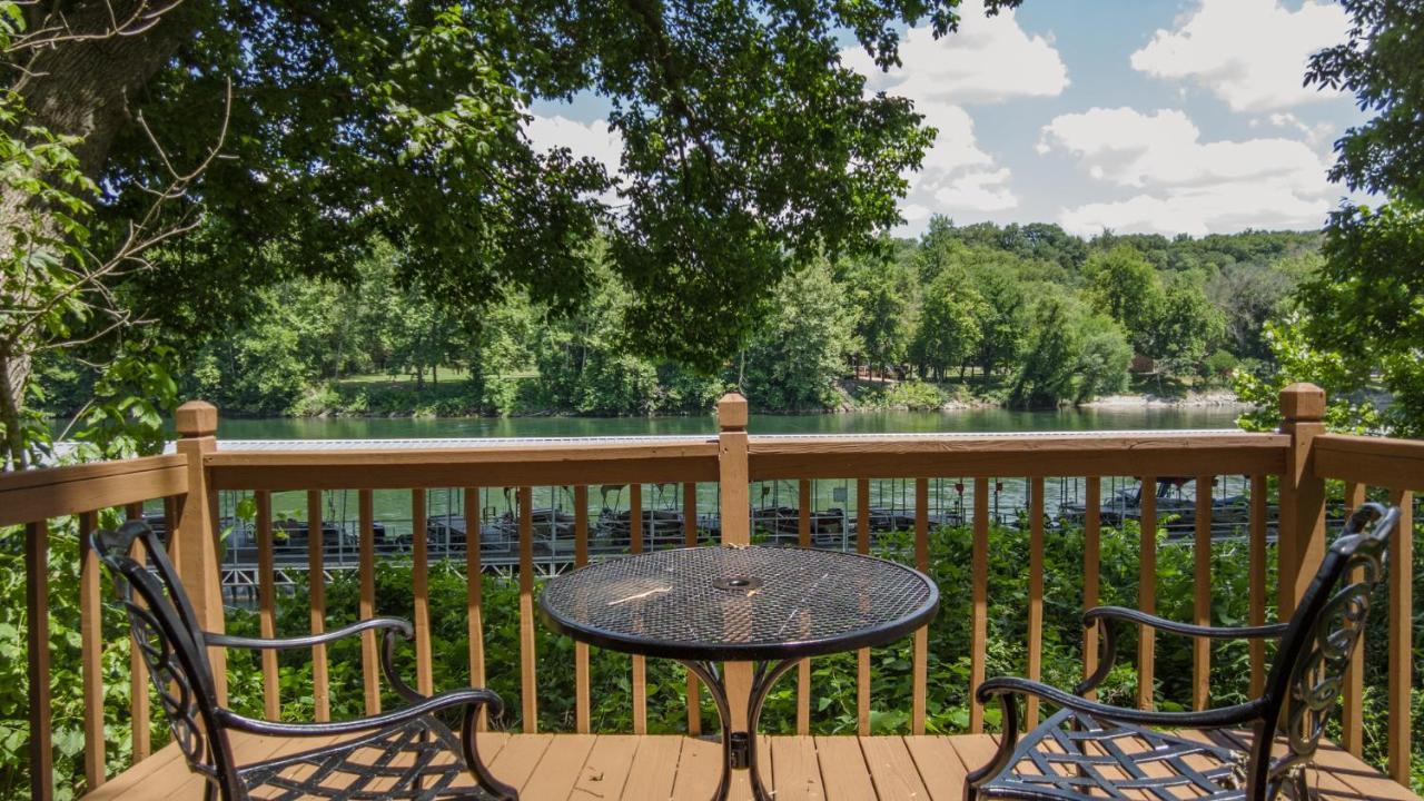 Lake Front 2br Walk-in With Large Deck - Free Tickets Included - 77-1