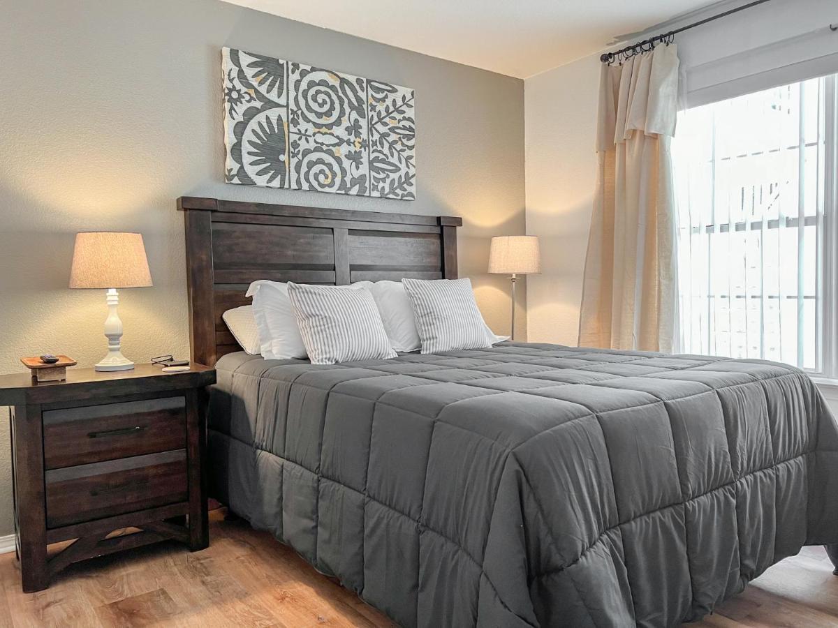 Lake Front 2br Walk-in With Large Deck - Free Tickets Included - 77-1 Branson