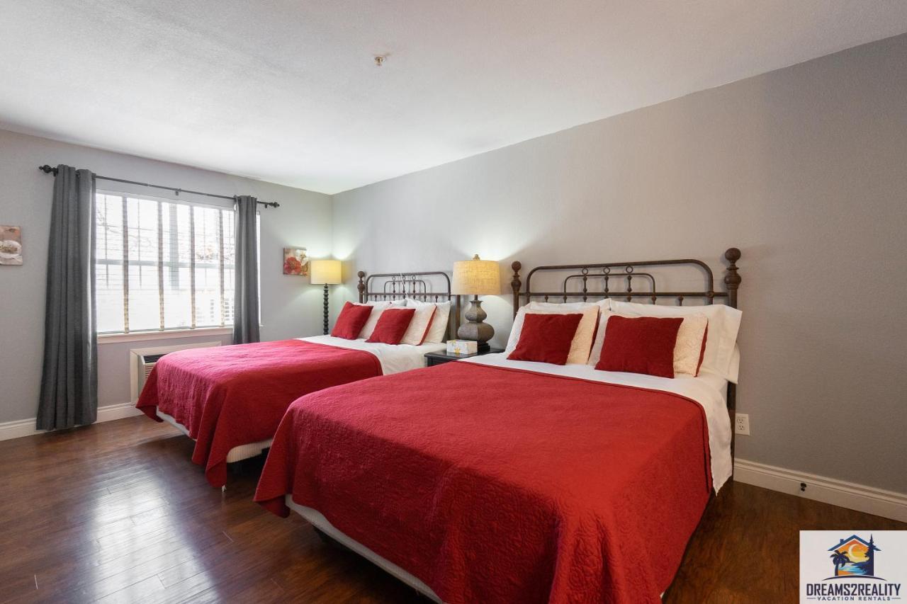2br Walk-in - Near The 76 Strip - Free Wifi - Pool - Free Tickets Included - Clb-3 Holiday home Branson