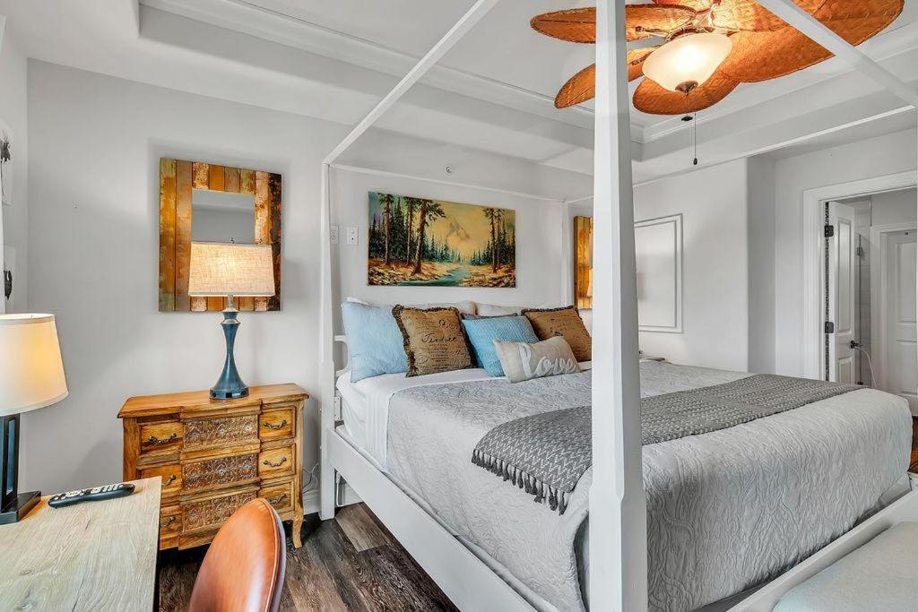 Holiday home Hawthorne--1428 Branson