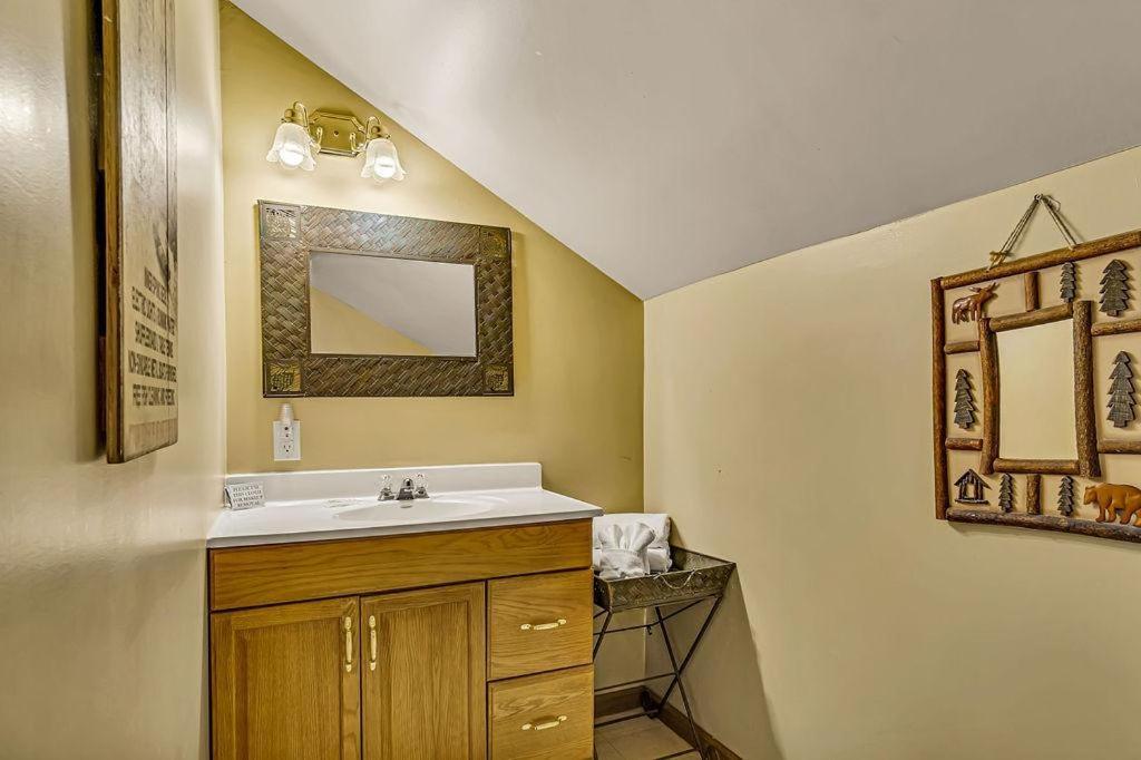 White Oak With Loft -- 116 Holiday home *