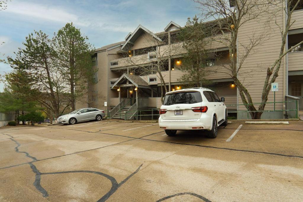 Scotch Pine With Loft -- 1310 Branson