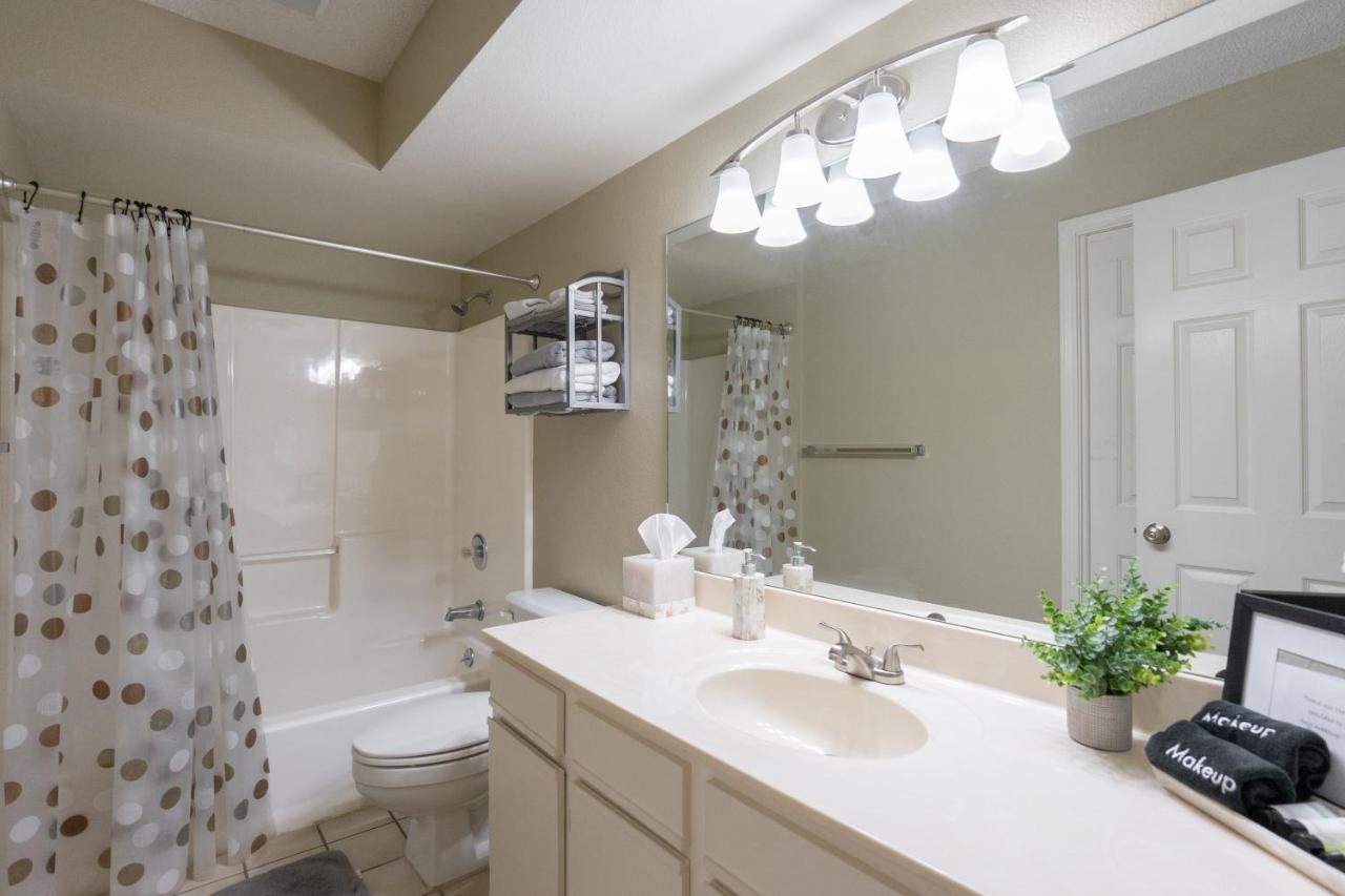 2br Penthouse - 2 Pools - Close To The Strip - Free Tickets Included - Fhc-24 Holiday home *