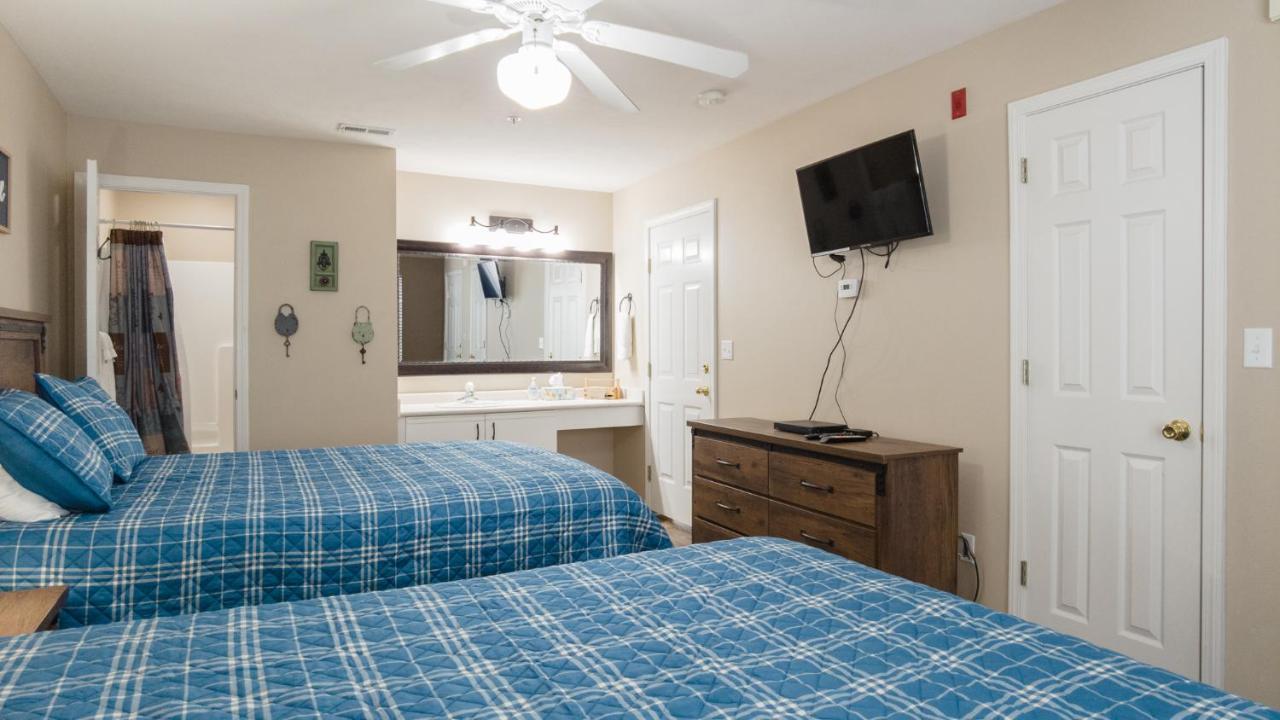 2br - Near The Strip - Jacuzzi Tub - Free Tickets Included - Ch1-35 Branson