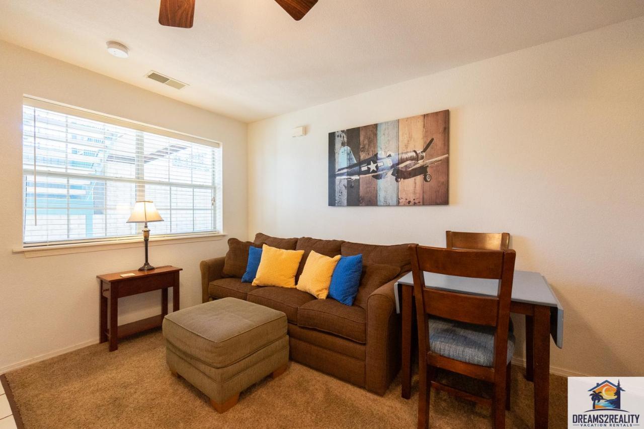 Holiday home 1br Walk-in With 2 Person Jacuzzi Tub - Near The Strip - Free Tickets Included - Ch5-3 *
