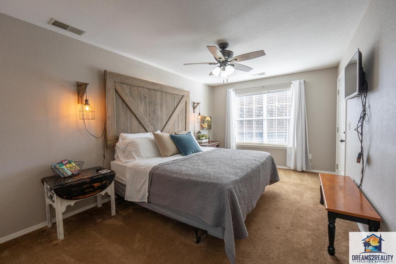 Holiday home 3br Updated Walk-in - Near The Strip - Free Tickets Included - Ch4-4 Branson