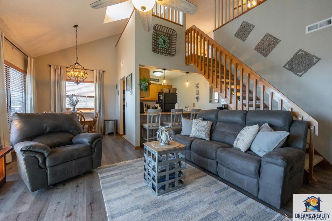 Holiday home Lake View! Walk-in 3 Bedroom - Outdoor Pool - Free Tickets Included - Trh6-6 Branson