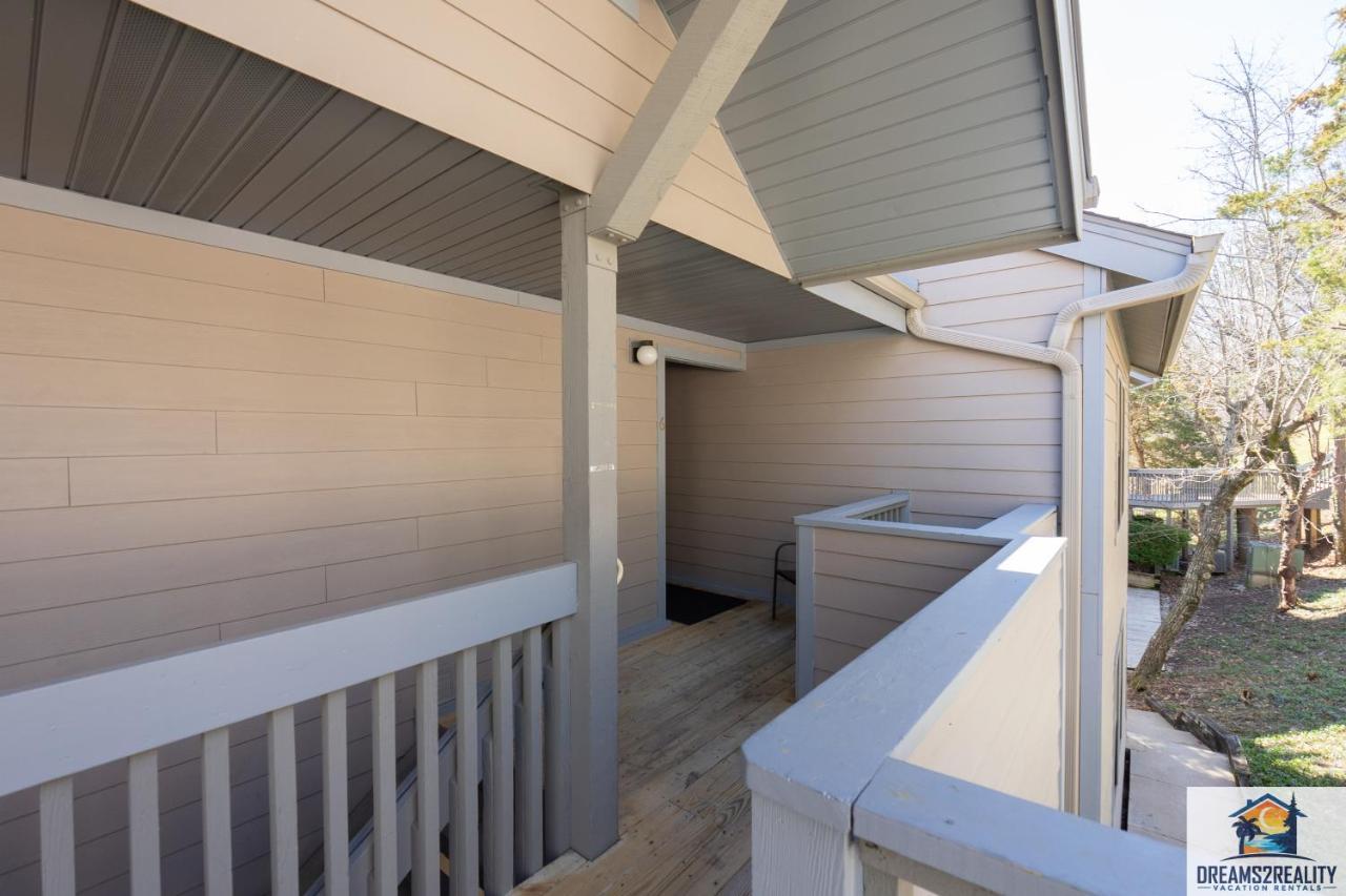 Holiday home Lake View! Walk-in 3 Bedroom - Outdoor Pool - Free Tickets Included - Trh6-6 Branson