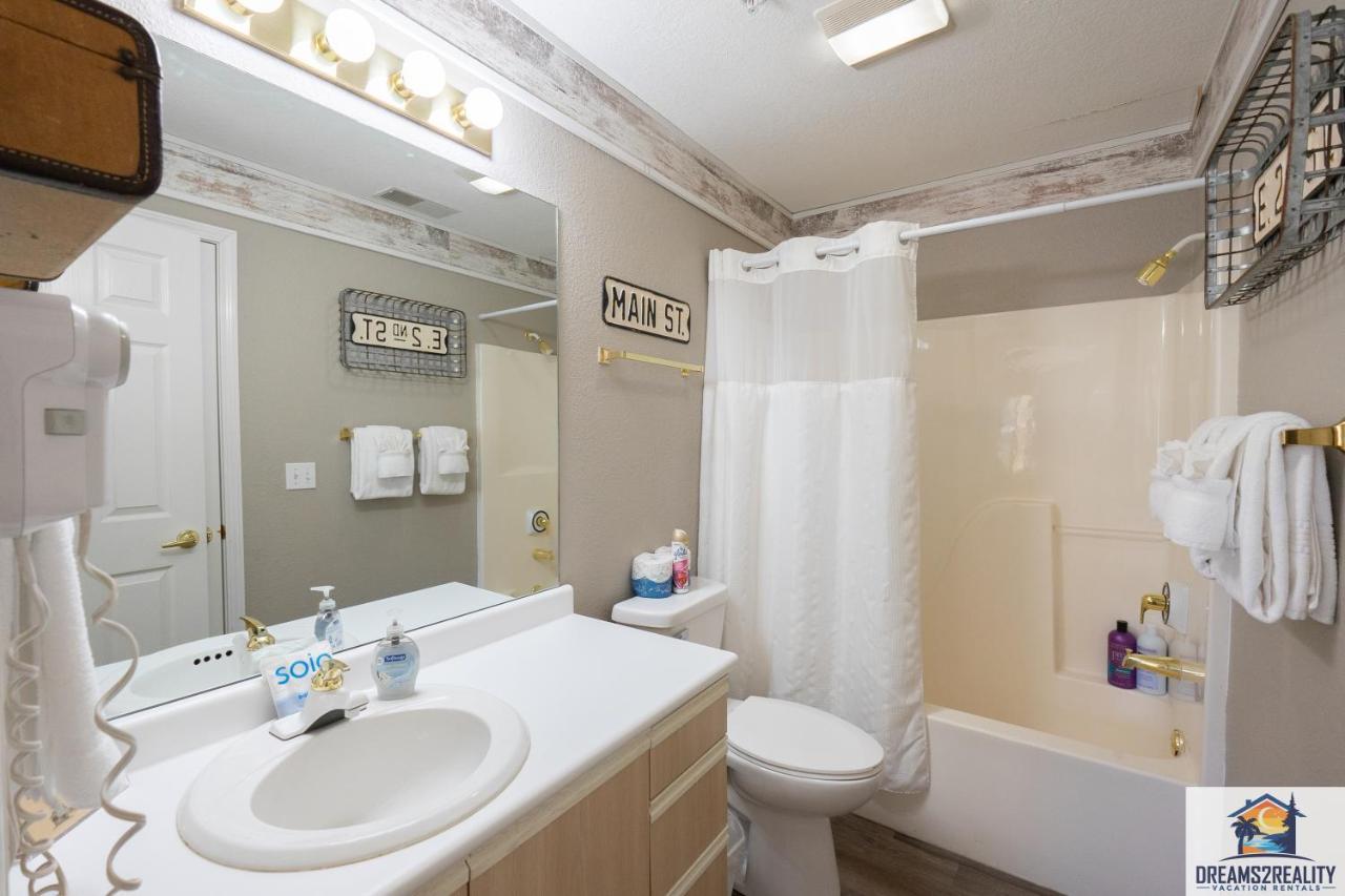 Holiday home 3br Updated Walk-in - Near The Strip - Free Tickets Included - Ch4-4 Branson