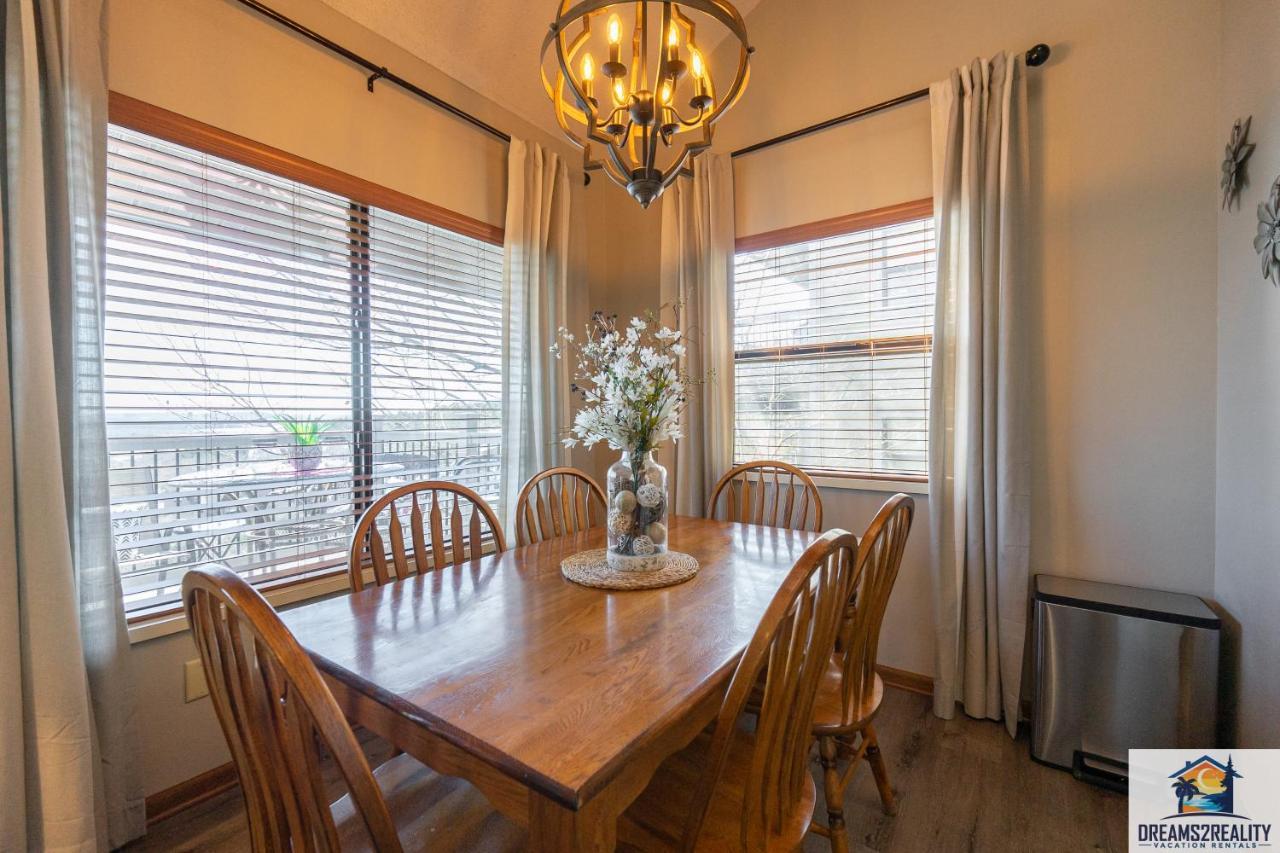 Lake View! Walk-in 3 Bedroom - Outdoor Pool - Free Tickets Included - Trh6-6 * Branson