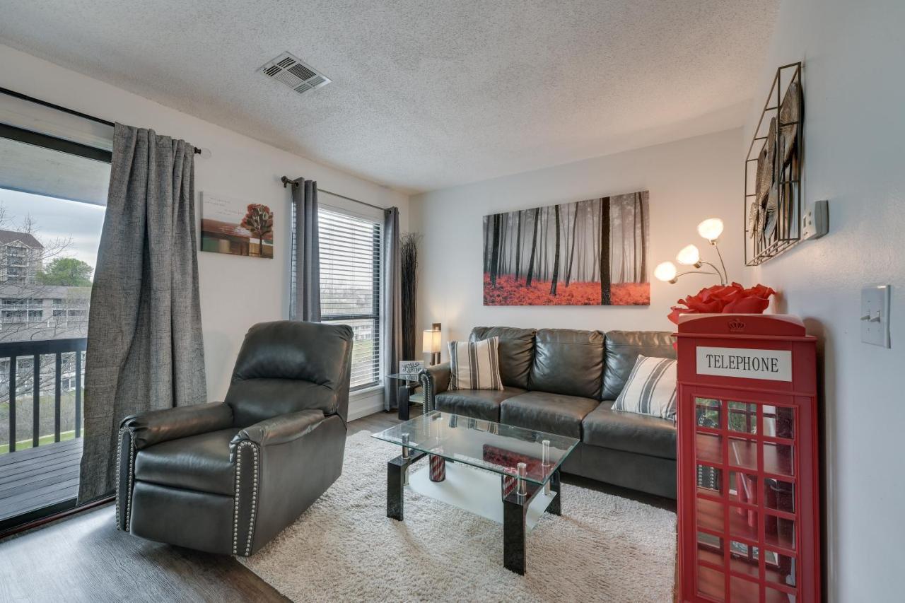 - 4 Miles From Landing! Apartment