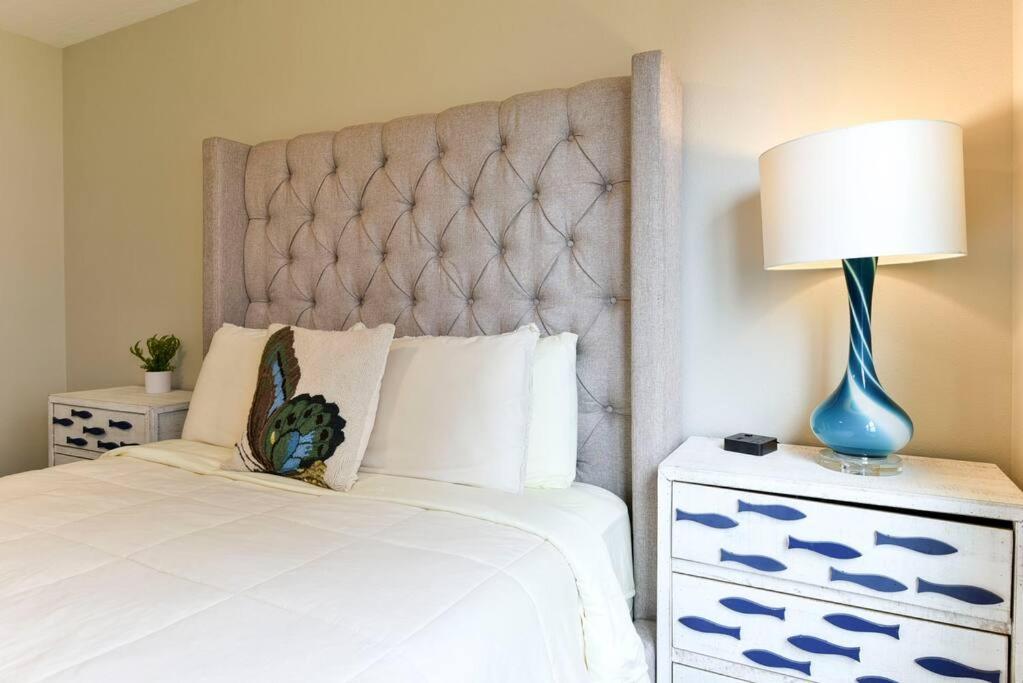 Branson's Newest Gem: View Condo,patio & Pool Branson