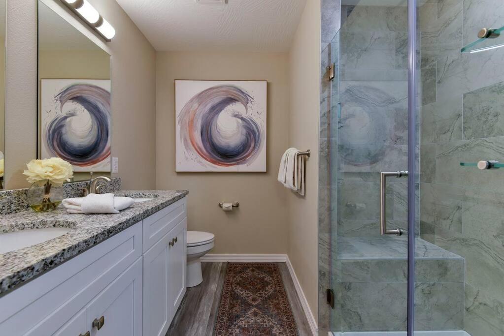 Branson's Newest Gem: View Condo,patio & Pool Apartment *