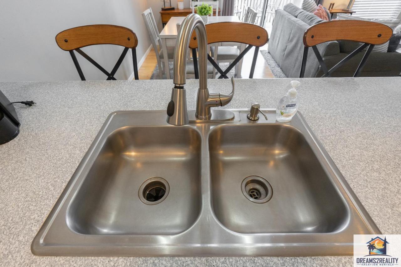 1br Walk-in At Pointe Royal - 2 Pools - Free Attraction Tickets Included -pr42-16 Holiday home