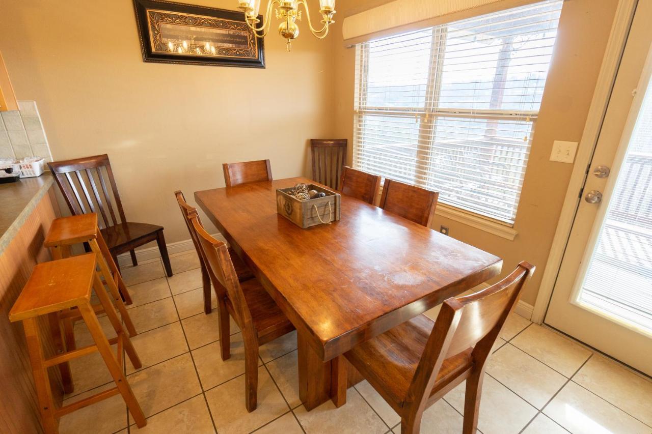 4br Walk-in - Foosball Table - Hot Tub - Fire Pit - Free Tickets Included - Dv166 Apartment *