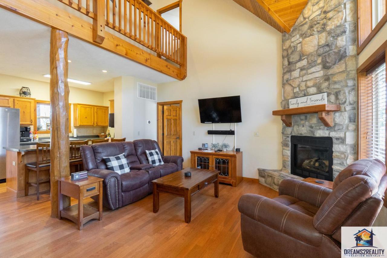 Holiday home Forest Heights - 6br - Pool Table - Near Silver Dollar - Free Tickets Included Branson